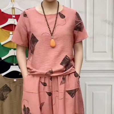 Women’s Printed Short-Sleeved Top & Cropped Pants Set  ✨👚👖